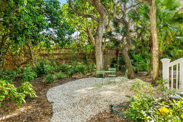 1300 Palmetto Court 109, Vero Beach, FL 32963