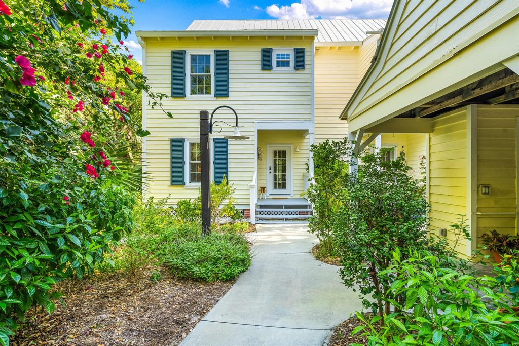 1300 Palmetto Court 109, Vero Beach, FL 32963