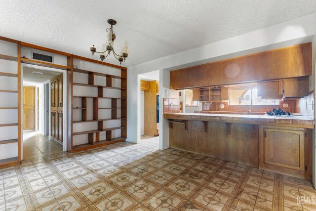 8801 Sorrel Street, Bakersfield, CA 93307