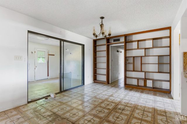 8801 Sorrel Street, Bakersfield, CA 93307