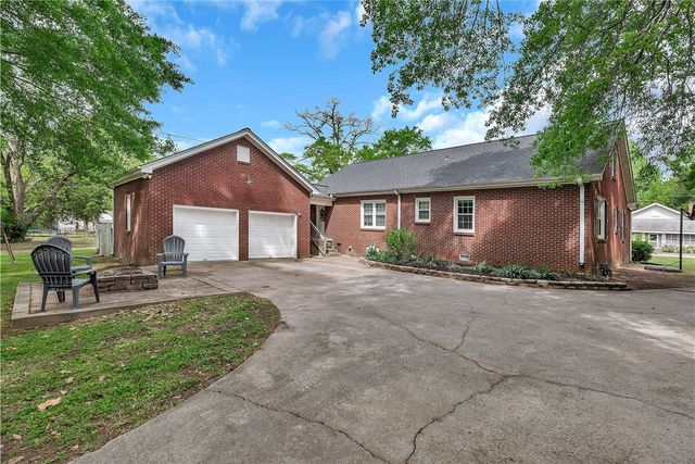 25 Central Avenue, Honea Path, SC 29654