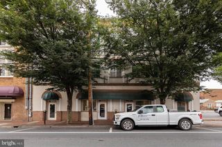 7 W PICCADILLY ST #F, Winchester, VA 22601