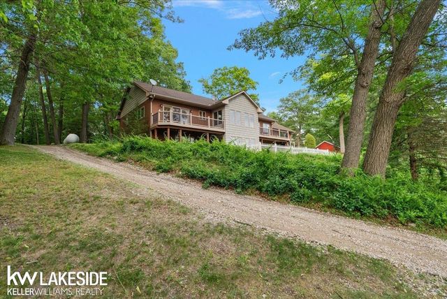 1455 Oak Ridge Road, Oxford, MI 48371