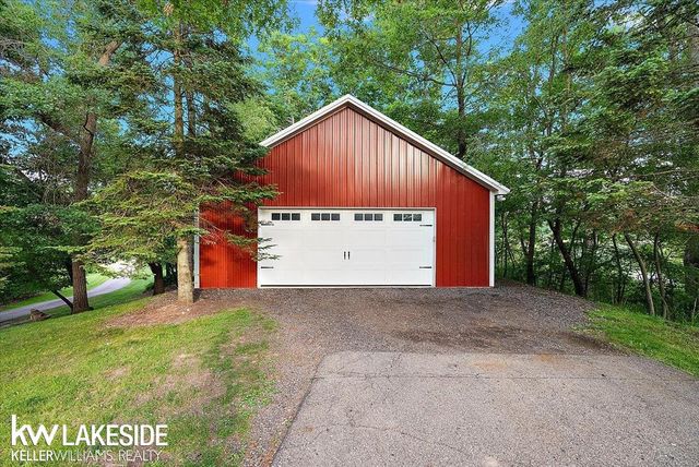 1455 Oak Ridge Road, Oxford, MI 48371