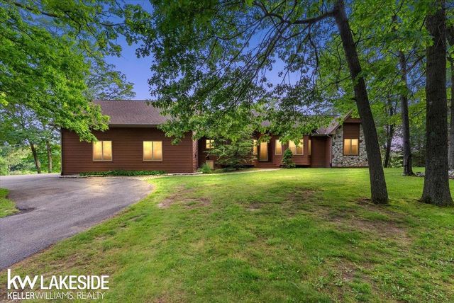 1455 Oak Ridge Road, Oxford, MI 48371