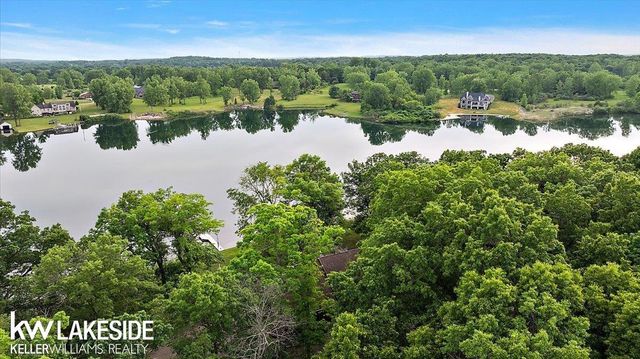 1455 Oak Ridge Road, Oxford, MI 48371