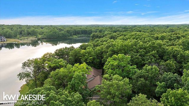 1455 Oak Ridge Road, Oxford, MI 48371
