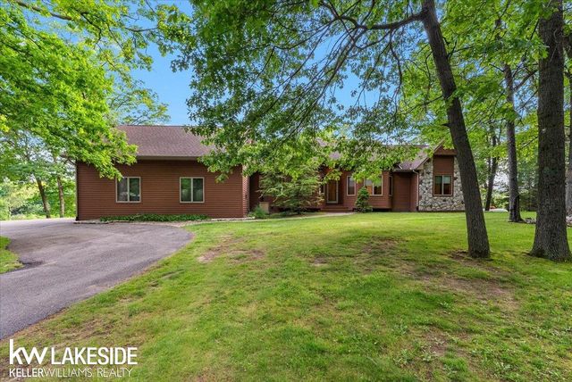 1455 Oak Ridge Road, Oxford, MI 48371