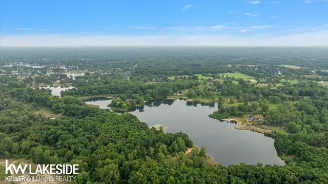 1455 Oak Ridge Road, Oxford, MI 48371