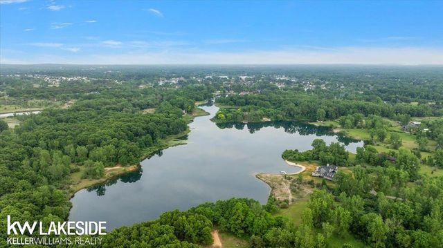 1455 Oak Ridge Road, Oxford, MI 48371