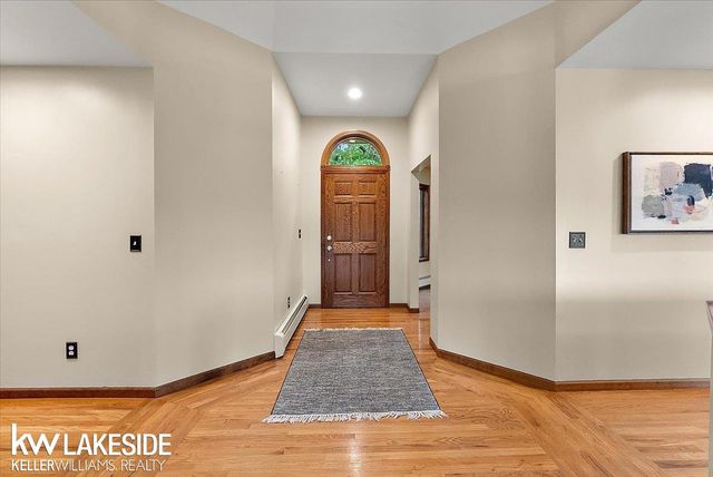 1455 Oak Ridge Road, Oxford, MI 48371