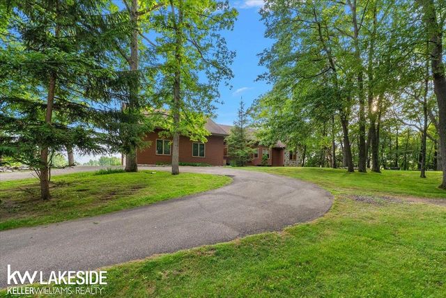 1455 Oak Ridge Road, Oxford, MI 48371