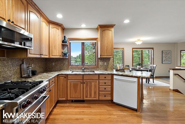 1455 Oak Ridge Road, Oxford, MI 48371