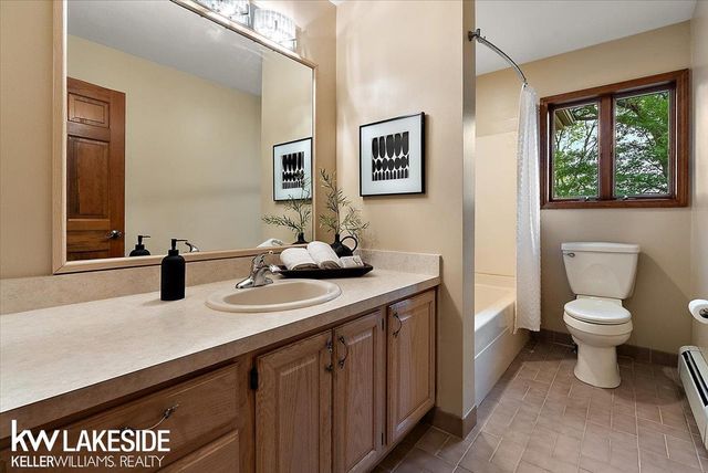 1455 Oak Ridge Road, Oxford, MI 48371