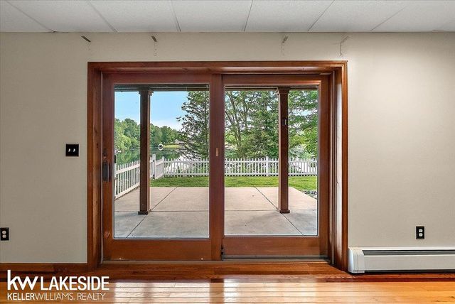 1455 Oak Ridge Road, Oxford, MI 48371