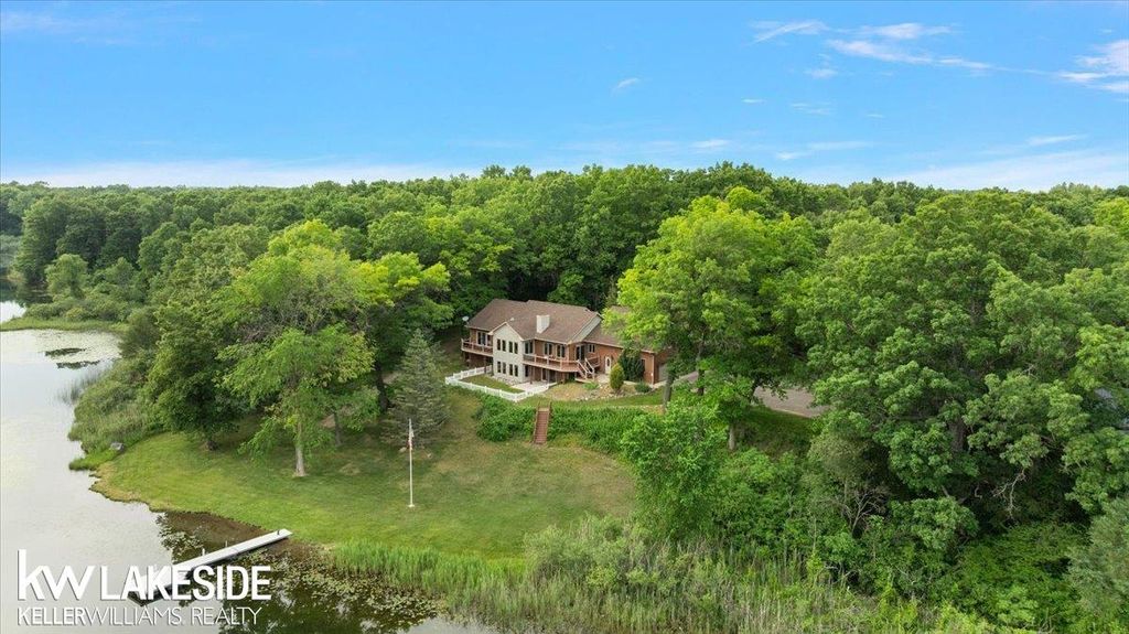 1455 Oak Ridge Road, Oxford, MI 48371