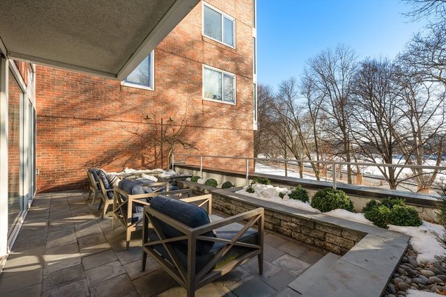 975 Memorial Drive 211, Cambridge, MA 02138