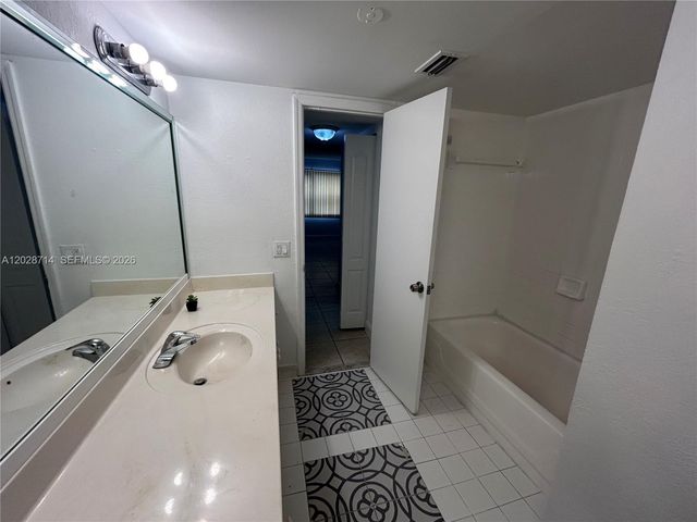 4205 N University Drive 112, Sunrise, FL 33351