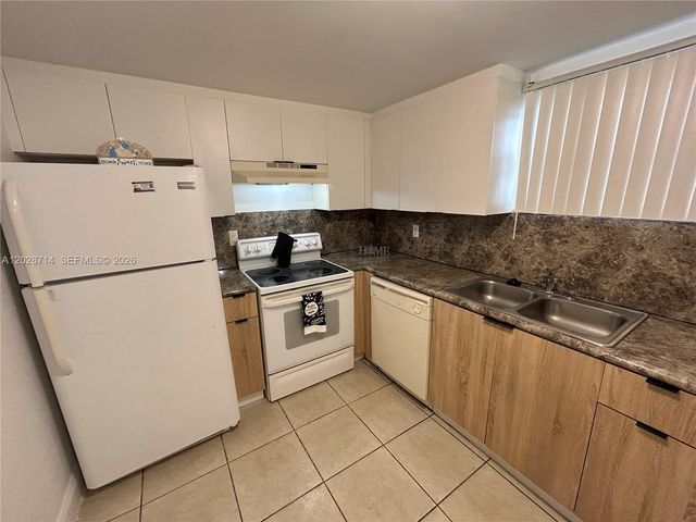 4205 N University Drive 112, Sunrise, FL 33351