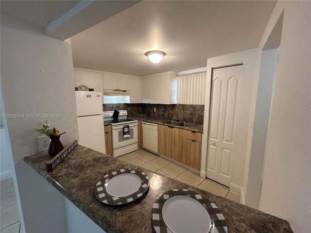 4205 N University Drive 112, Sunrise, FL 33351