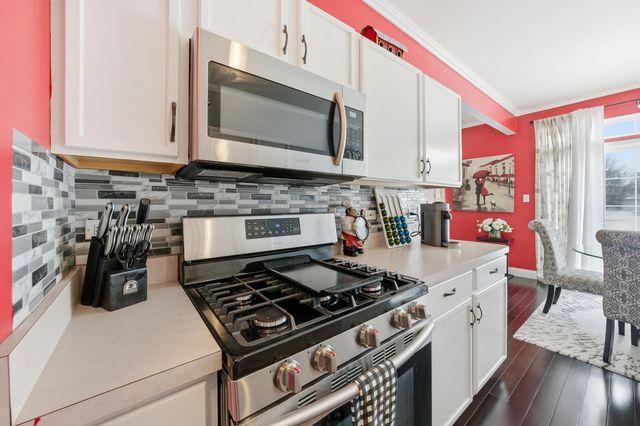 18510 BELLAGIO Circle 18510, Tinley Park, IL 60477