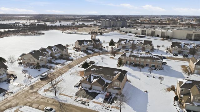 18510 BELLAGIO Circle 18510, Tinley Park, IL 60477