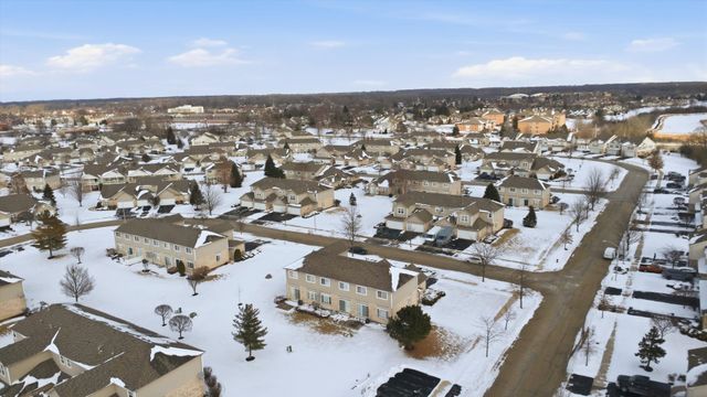 18510 BELLAGIO Circle 18510, Tinley Park, IL 60477