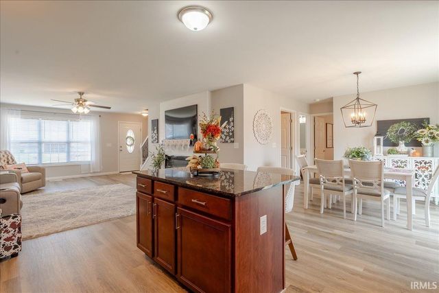 1852 Sandal Way, Newburgh, IN 47630