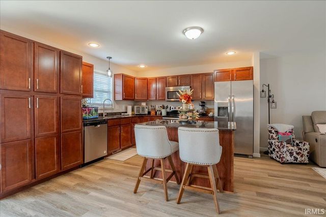 1852 Sandal Way, Newburgh, IN 47630