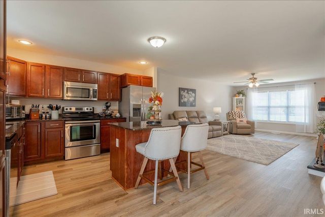 1852 Sandal Way, Newburgh, IN 47630