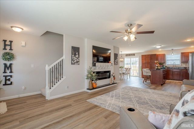 1852 Sandal Way, Newburgh, IN 47630