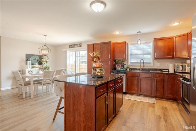 1852 Sandal Way, Newburgh, IN 47630