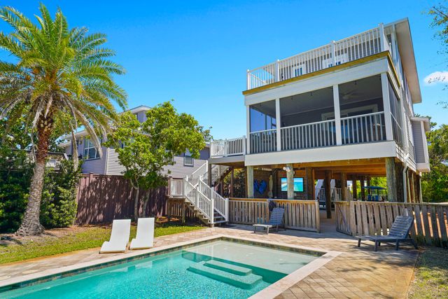88 Tarpon Street, Destin, FL 32541