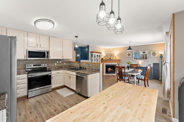 7040 71st Street S, Cottage Grove, MN 55016