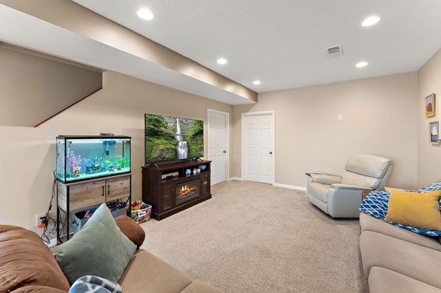 7040 71st Street S, Cottage Grove, MN 55016