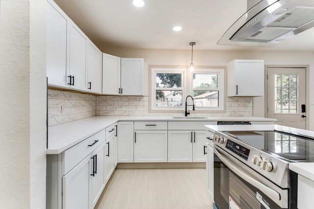 4600 S Laura St, Wichita, KS 67216