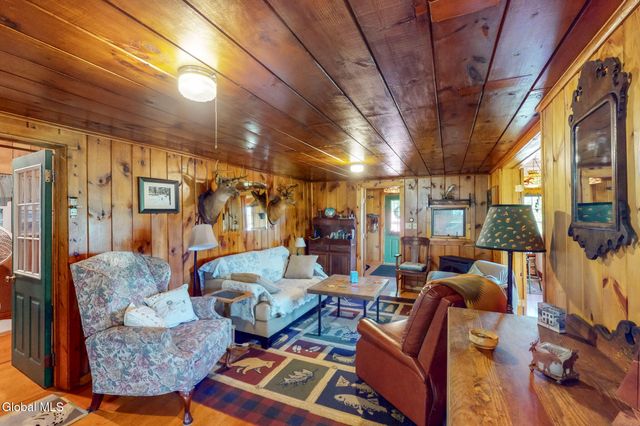 204 Mountain Lake South Shore Road, Gloversville, NY 12078