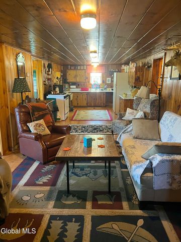 204 Mountain Lake South Shore Road, Gloversville, NY 12078