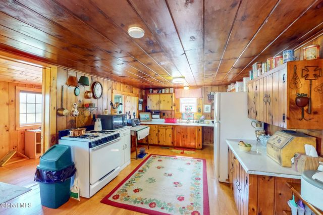 204 Mountain Lake South Shore Road, Gloversville, NY 12078
