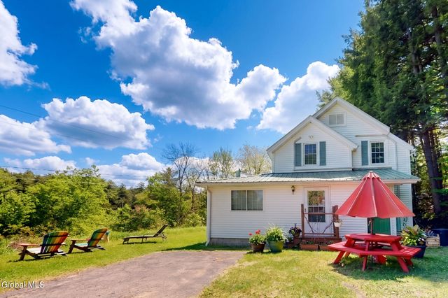 204 Mountain Lake South Shore Road, Gloversville, NY 12078