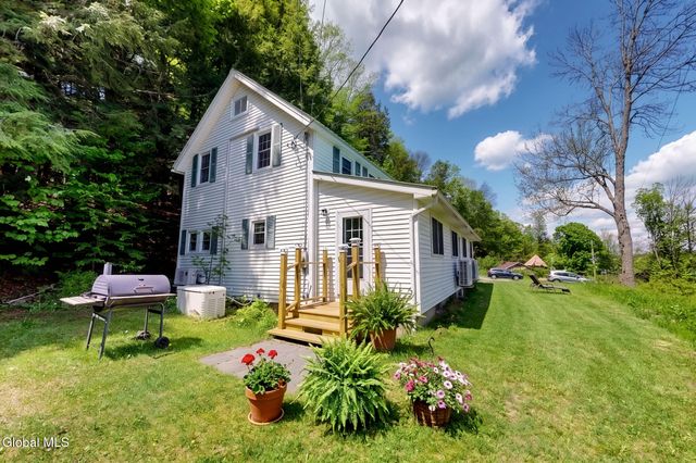 204 Mountain Lake South Shore Road, Gloversville, NY 12078