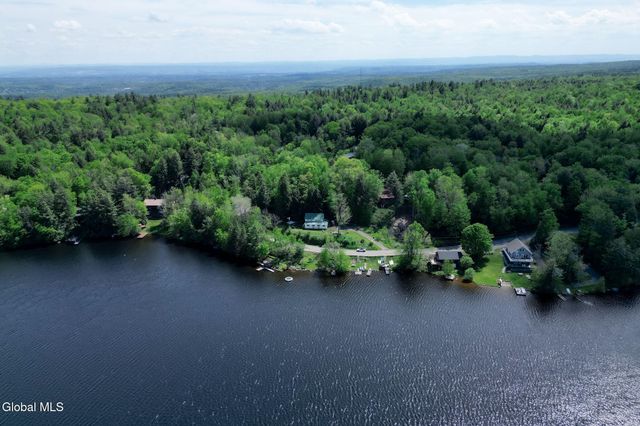 204 Mountain Lake South Shore Road, Gloversville, NY 12078
