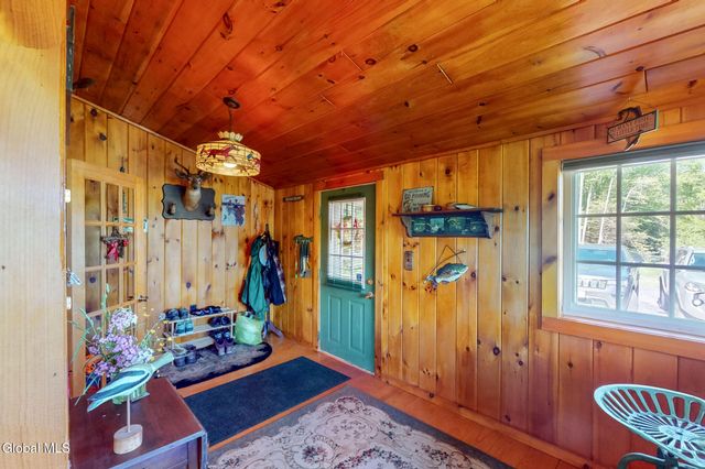 204 Mountain Lake South Shore Road, Gloversville, NY 12078