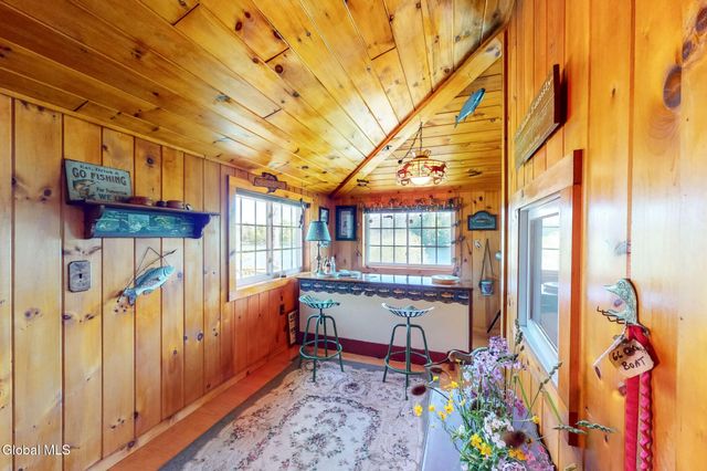 204 Mountain Lake South Shore Road, Gloversville, NY 12078
