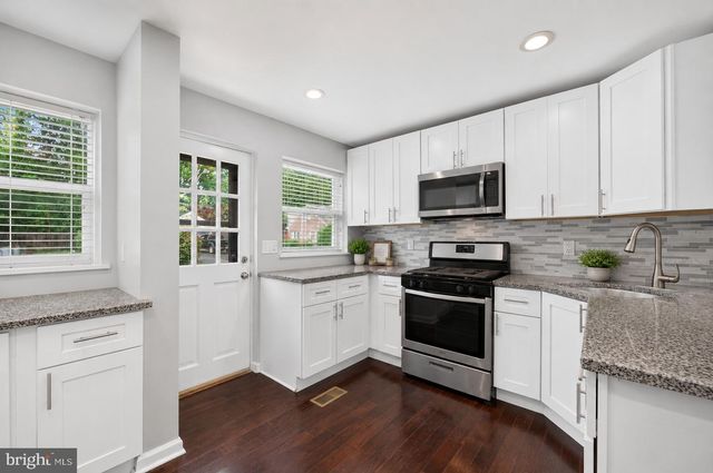 3 LOTHIAN PL, Philadelphia, PA 19128