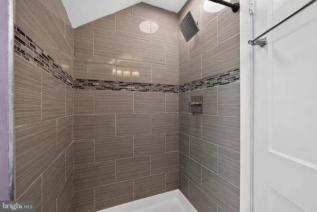 3 LOTHIAN PL, Philadelphia, PA 19128