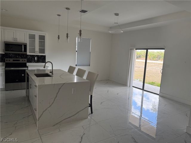 6013 ACORN CIR, Labelle, FL 33935