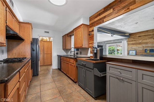 4194 Euclid Court, Riverside, CA 92504
