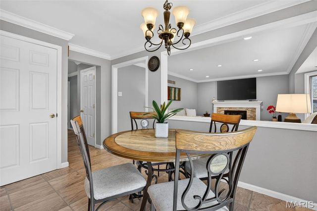 323 Oakleigh Woods Drive, Ballwin, MO 63011