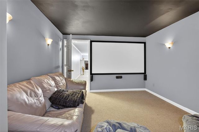 323 Oakleigh Woods Drive, Ballwin, MO 63011